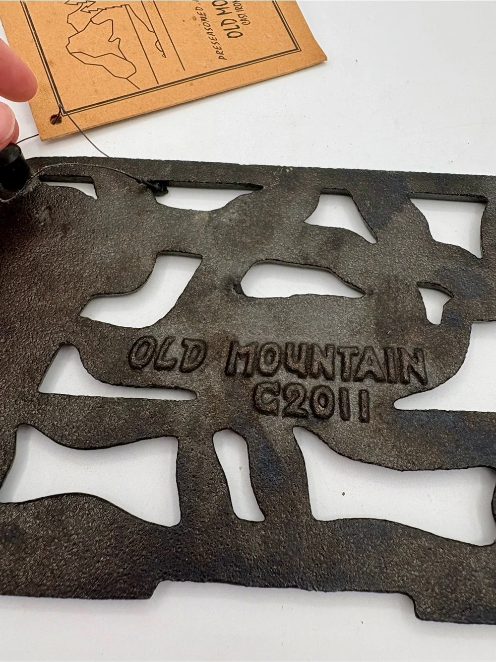 🐄NEW Old Mountain Cast Iron Trivet Cookware Cow 2011 Gift Christmas Birthday